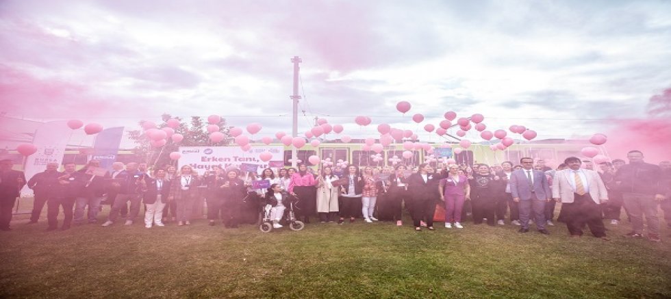 BURSA'DA PEMBE BALONLAR GÖKYÜZÜNE BIRAKILDI